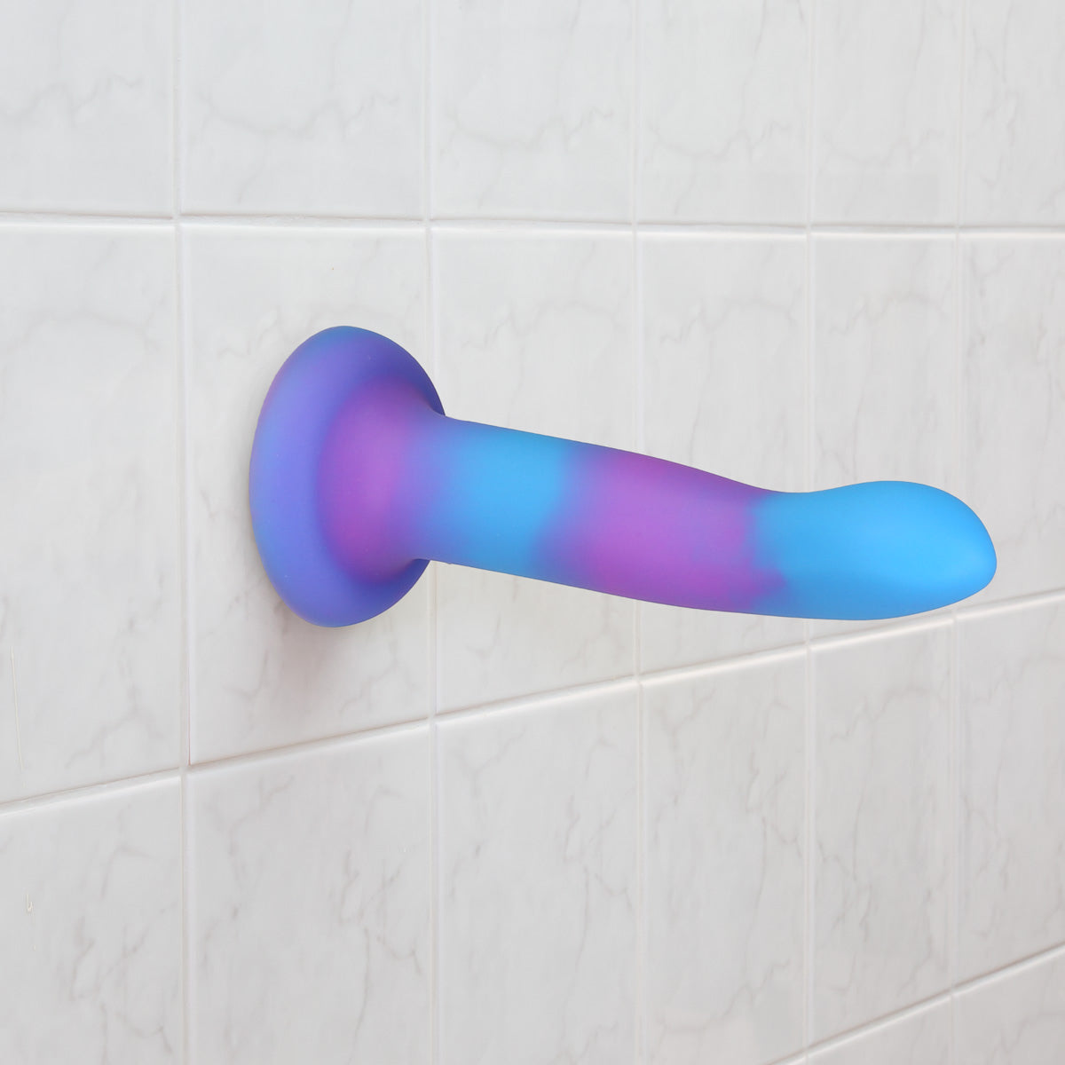 Rave by Addiction - Godemichet phosphorescent 8" - Bleu violet