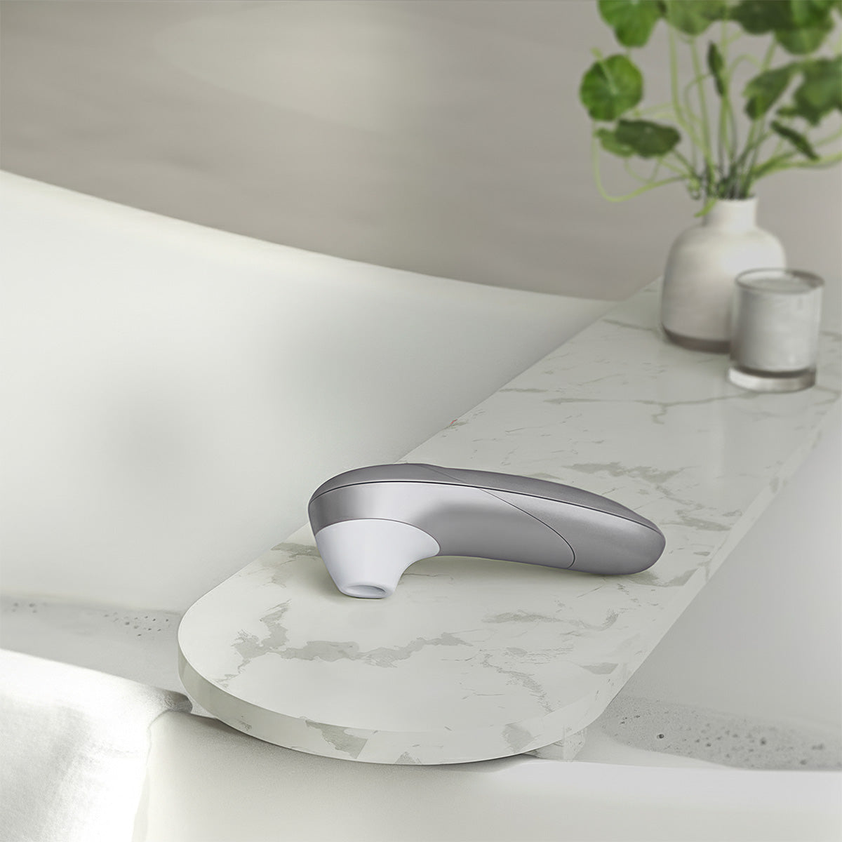 Womanizer Pro – Clitoral Stimulator – Silver Grey