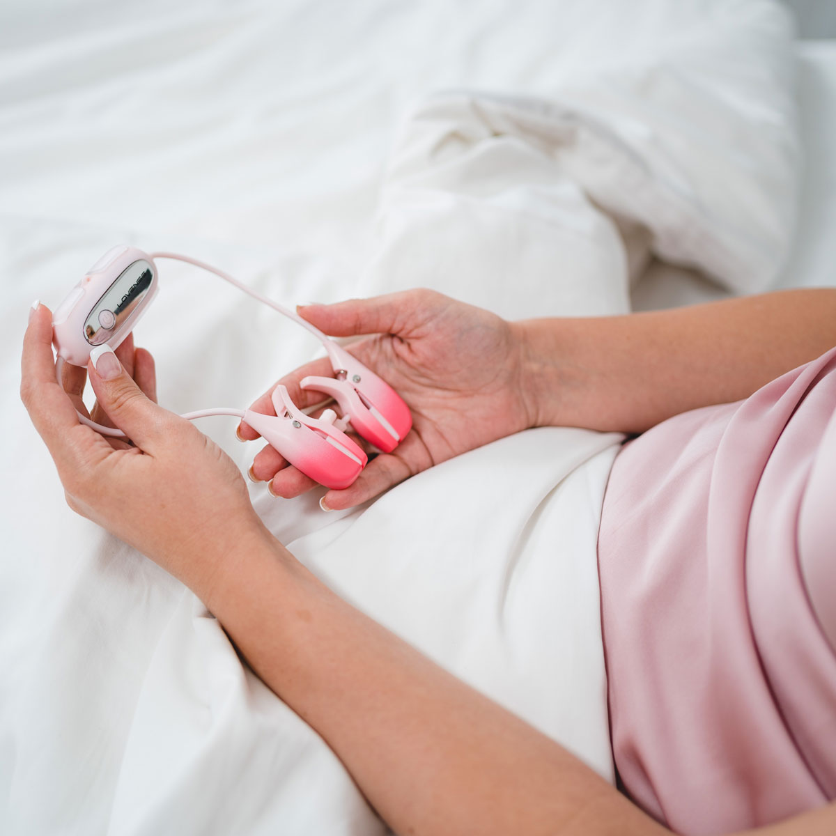 Lovense - Gemini - Bluetooth® Vibrating Nipple Clamps - Pink