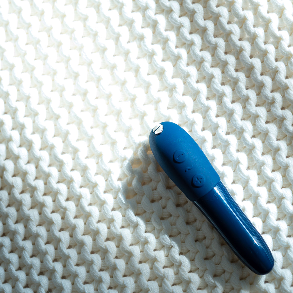 Les favoris de toujours We-Vibe® - Ensemble édition spéciale Masseur vibrant à poser et Vibrateur-balle - Velours/Bleu nuit