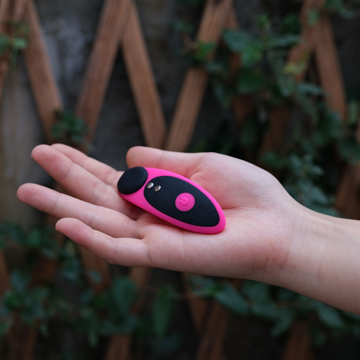 Lovense - Ferri - Bluetooth® Remote-Controlled Panty Vibrator - Pink