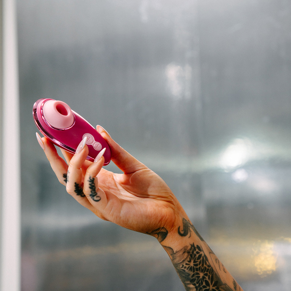 Womanizer - Special Edition Iggy x Liberty 2