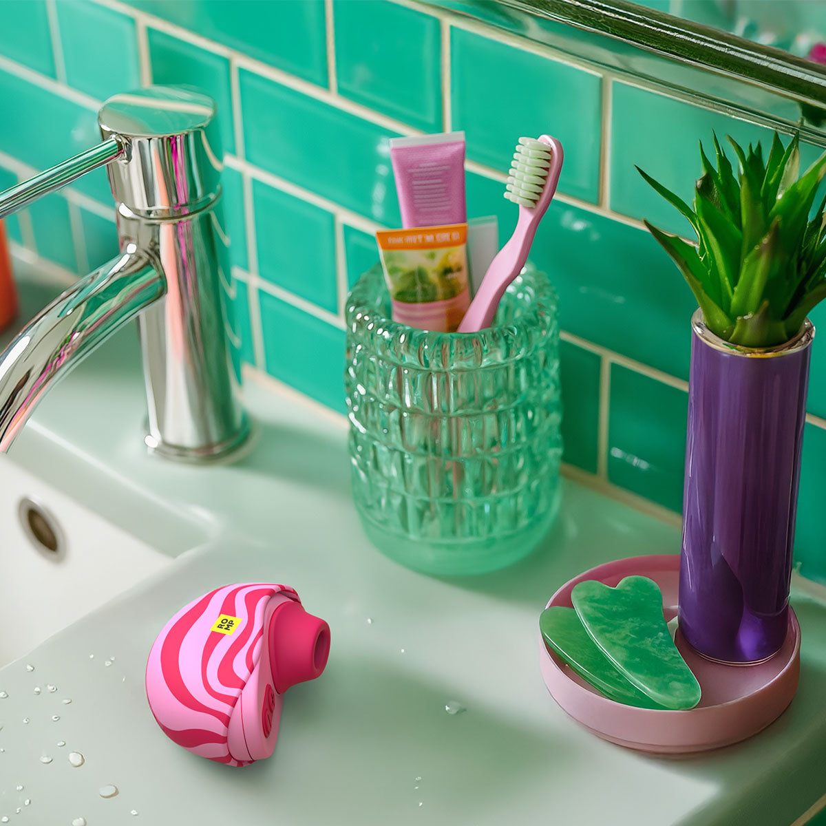 ROMP - Spin Clitoral Stimulator - Candy Stripe