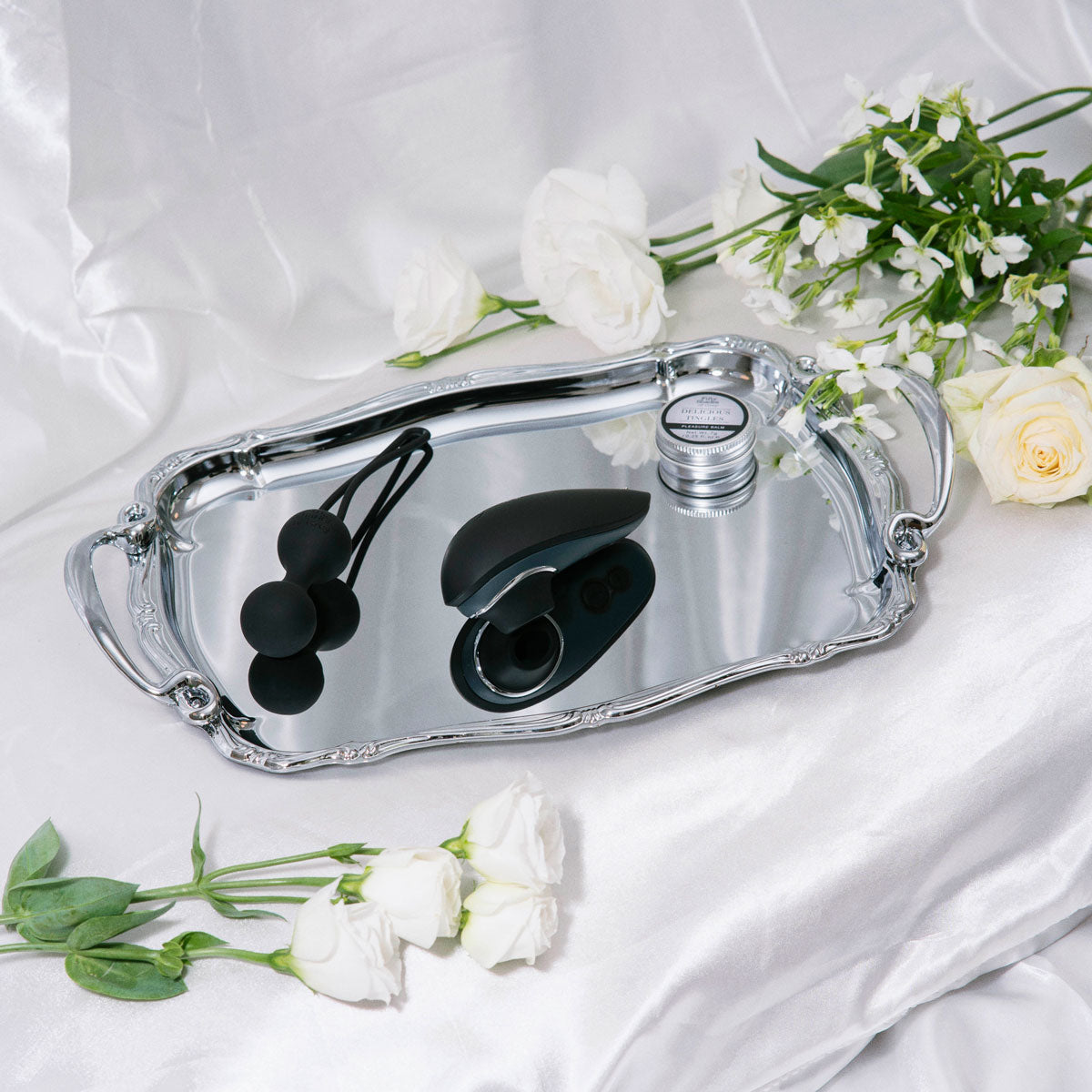 Cinquante Nuances de Grey x Womanizer - Kit Couple Désir Éclos